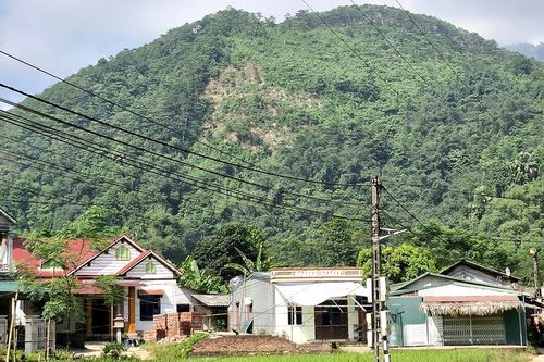 An cư cho người dân vùng đất lở
