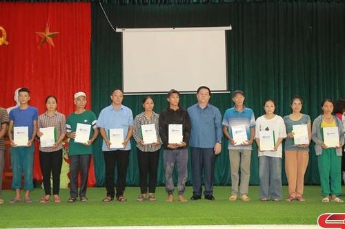 Đồng chí Trưởng ban Tuyên giáo Trung ương kiểm tra công tác khắc phục hậu quả mưa lũ tại huyện Mộc Châu