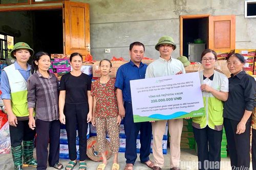 Tổ chức Good Neighbors International tại Việt Nam trao hàng cứu trợ tại Sơn Dương