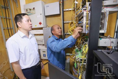 Khắc phục thiệt hại, đảm bảo thông tin liên lạc thông suốt