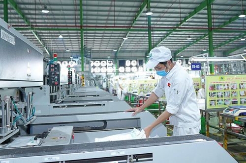 Tái cơ cấu tập đoàn, An Phát Holdings (APH) muốn chuyển giao Nhựa Hà Nội (NHH)