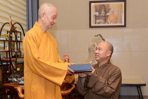 Đức Pháp chủ GHPGVN gởi 100 triệu đồng chung tay hỗ trợ đồng bào các tỉnh bị bão lũ ở miền Bắc