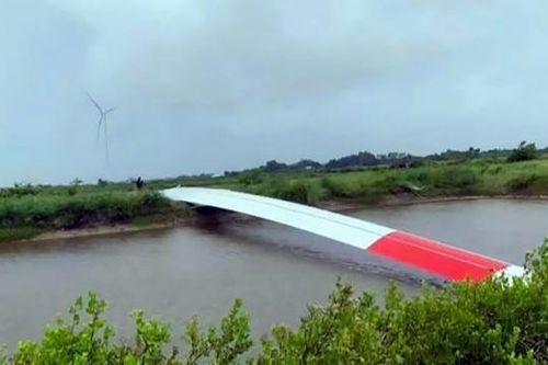 Sóc Trăng: Tìm nguyên nhân cánh quạt điện gió bị gãy