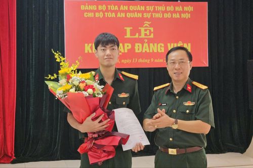 Chi bộ Tòa án Quân sự Thủ đô Hà Nội tổ chức Lễ kết nạp Đảng viên mới