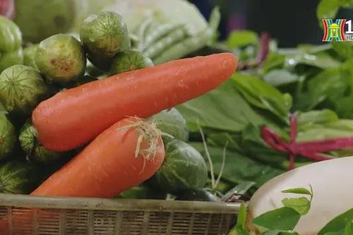 Giá rau xanh 'hạ nhiệt' sau mưa bão