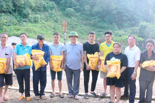 Tiếp nhận và phân bổ gạo hỗ trợ nhân dân huyện Nguyên Bình, Bảo Lạc, Bảo Lâm, Hà Quảng khắc phục thiên tai