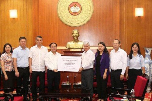 Ban Vận động cứu trợ Trung ương đã nhận 527,8 tỷ đồng ủng hộ đồng bào bị thiệt hại do bão lũ