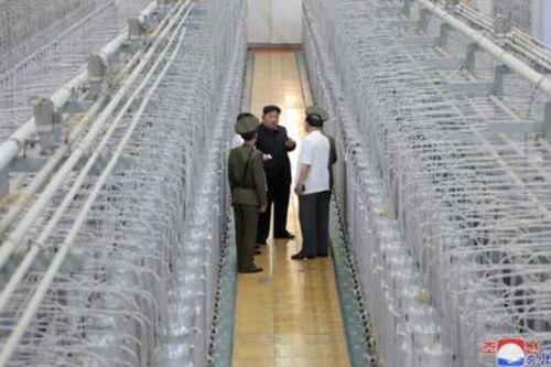 Triều Tiên công bố ảnh ông Kim Jong Un đến thăm một địa điểm làm giàu uranium