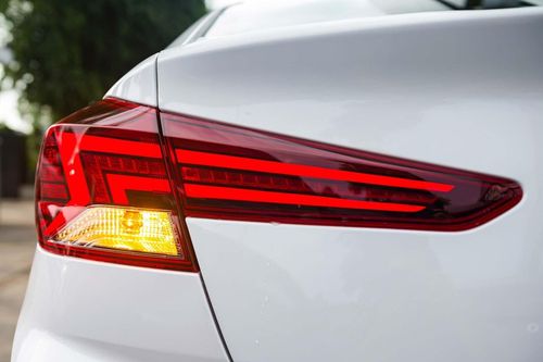 Khi nào đèn xi nhan hỏng mà không bị công an xử phạt?
