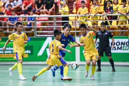 Bị phạt vì gian lận tuổi, Sông Lam Nghệ An khiếu nại VFF