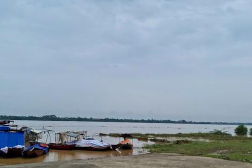 Hà Nội: Rút báo động lũ trên sông Hồng tại 10 quận, huyện