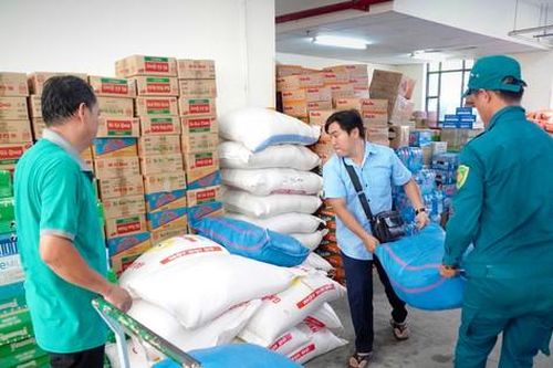 Người dân TP Hồ Chí Minh chung tay giúp đồng bào vùng bão lũ