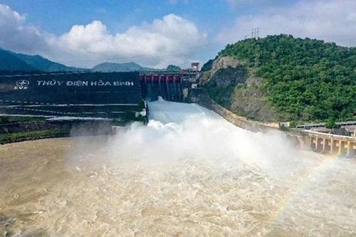 Đóng toàn bộ cửa xả lũ 5 hồ thủy điện lớn phía Bắc