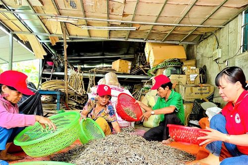 Góp yêu thương gửi tới đồng bào