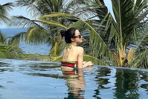 Park Bo Young khoe ảnh bikini chụp ở Nha Trang