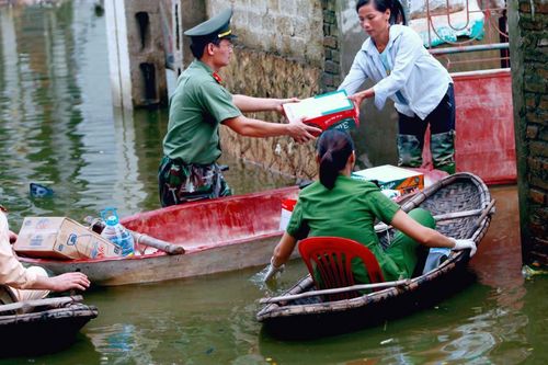 Tình người Hà Nội