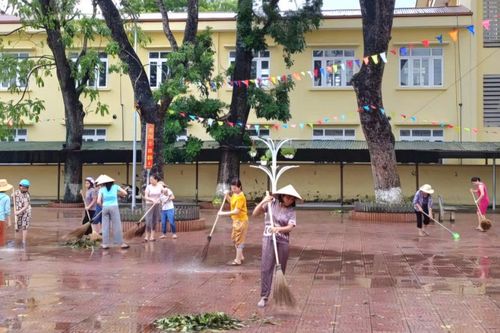 Hà Nội: các trường học khẩn trương vệ sinh môi trường khi nước rút