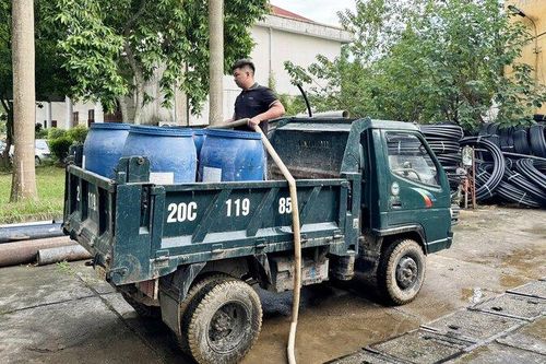 Thái Nguyên cấp nước trở lại cho người dân vùng lũ