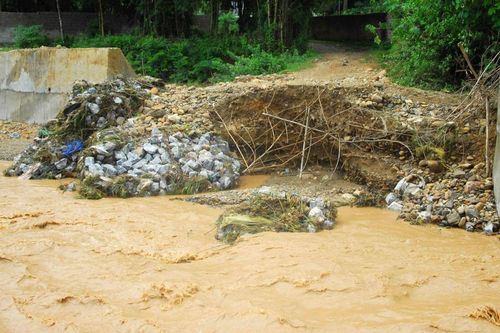 Bảo đảm an toàn hệ thống đê điều, tuyệt đối không chủ quan, lơ là khi lũ rút