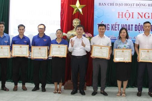 Khen thưởng 17 tập thể, cá nhân xuất sắc trong hoạt động hè 2024
