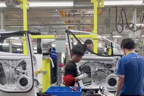 Mỹ tăng thuế với xe điện, chất bán dẫn của Trung Quốc