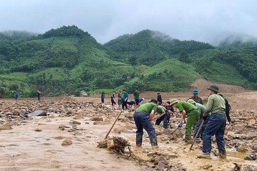 Đình chỉ 2 chủ tịch xã ở Lào Cai lơ là phòng chống lũ