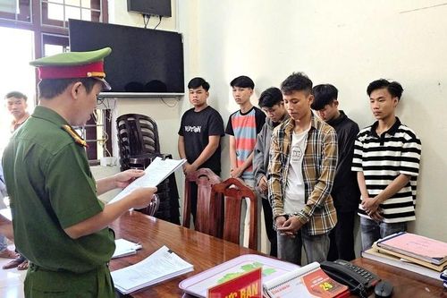 Tạm giam nhóm 'yêng hùng' dùng hung khí giải quyết mâu thuẫn