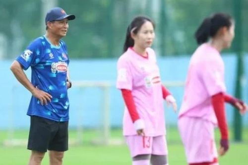 HLV Mai Đức Chung nói gì sau chuyến tập huấn châu Âu?