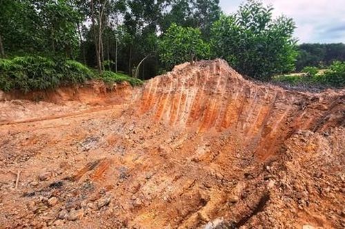 Thừa Thiên-Huế: Yêu cầu tạm dừng khai thác nhiều mỏ khoáng sản