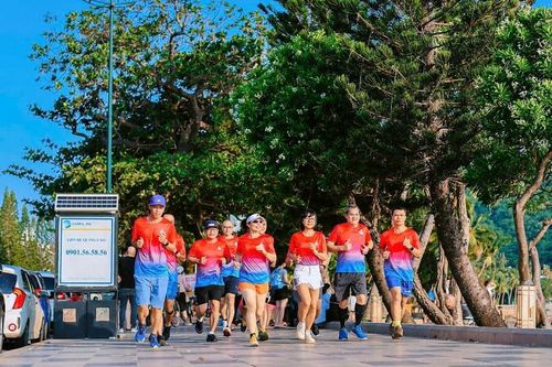 Các vận động viên tích cực chuẩn bị cho giải Marathon - Cà Mau 2024 Cúp Petrovietnam