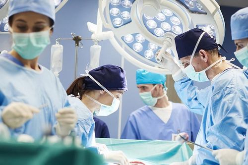 Người phụ nữ đi cấp cứu sau tai nạn hi hữu khi đi làm sáng sớm