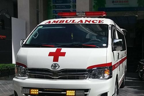 Hàng chục chuyên gia hợp sức cấp cứu nữ bệnh nhân bay từ nước ngoài về