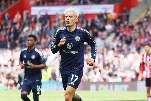 Kết quả vòng 4 Ngoại hạng Anh 2024/25: MU thắng to, Liverpool thua sốc