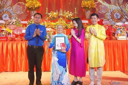 NSƯT Phi Điểu, Hồng Sáp bất ngờ được tôn vinh