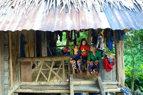 Huồi Pủng mong thoát thế biệt lập