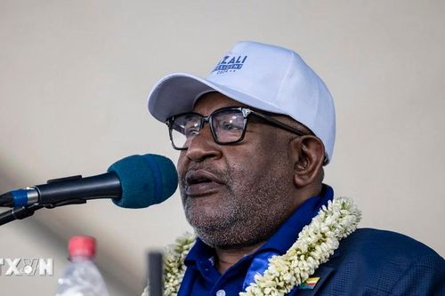 Tổng thống Comoros Azali Assoumani bị tấn công bằng dao
