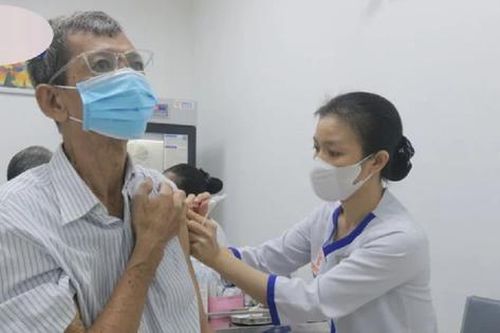 Bản tin 14/9: Tiêm vắc-xin uốn ván miễn phí cho bà con vùng lũ, lụt