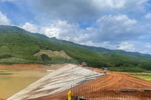 Bình Định khuyến cáo hạn chế tích nước 10 hồ chứa hư hỏng, có nguy cao