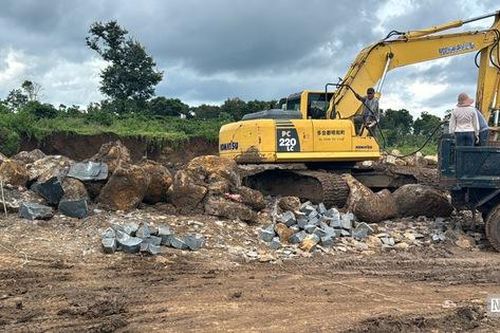 Gia Lai: 'Đá tặc' ngang nhiên lộng hành, chính quyền địa phương 'không nắm được thông tin'?