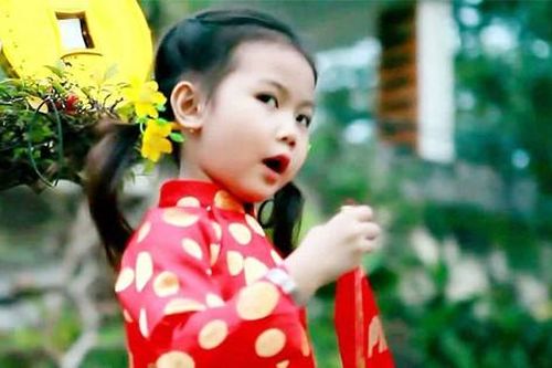 'Em bé triệu view' Bảo An sau 13 năm: Nhan sắc và học vấn gây bất ngờ