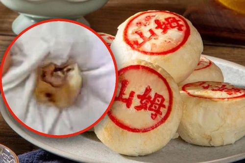 Phát hiện răng người trong bánh trung thu mua từ siêu thị Mỹ, cảnh sát vào cuộc điều tra