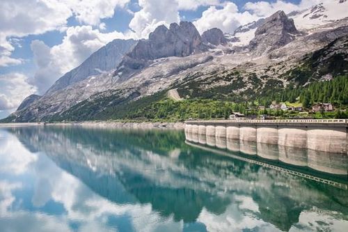 Sông băng lớn nhất Italy có nguy cơ biến mất vào năm 2040