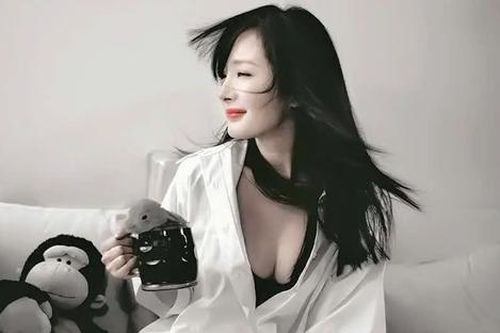 Nữ diễn viên sở hữu cặp 'tuyết lê' nóng bỏng nhất lứa 85, đè bẹp từ Lưu Diệc Phi đến Triệu Lệ Dĩnh