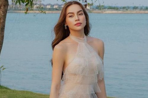 Hồ Ngọc Hà chăm mặc hở, xuyên thấu vẫn không phản cảm, bí quyết là gì?
