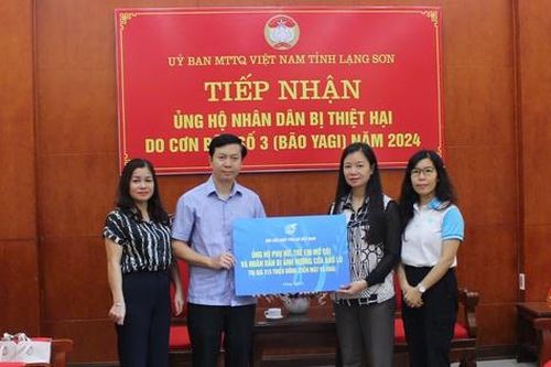 Đoàn công tác TƯ Hội LHPN Việt Nam thăm hỏi, hỗ trợ người dân vùng lũ Lạng Sơn