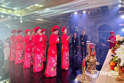Kỷ niệm Ngày Sân khấu Việt Nam (12-8 âm lịch): Tri ân Tổ nghề sân khấu