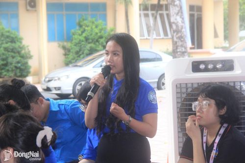 Tổ chức lấy ý kiến góp ý của đoàn viên, thanh niên vào các dự thảo văn kiện đại hội Đảng các cấp
