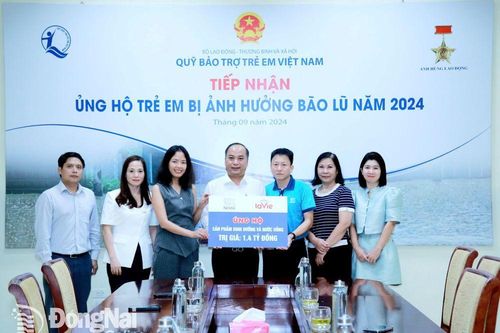 Tập đoàn Nestlé hỗ trợ thực phẩm và dinh dưỡng cho đồng bào lũ lụt trị giá hơn 1,8 tỷ đồng