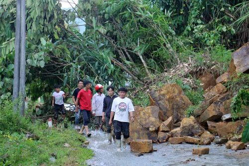 Cố tình đùn đẩy, né tránh trách nhiệm, hai Chủ tịch UBND xã ở Bát Xát bị tạm đình chỉ công tác