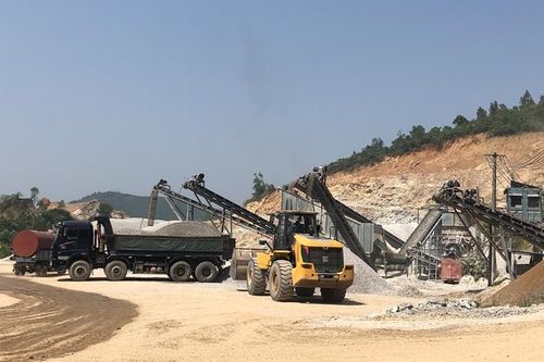 Yêu cầu tạm dừng khai thác nhiều mỏ khoáng sản ở địa phương